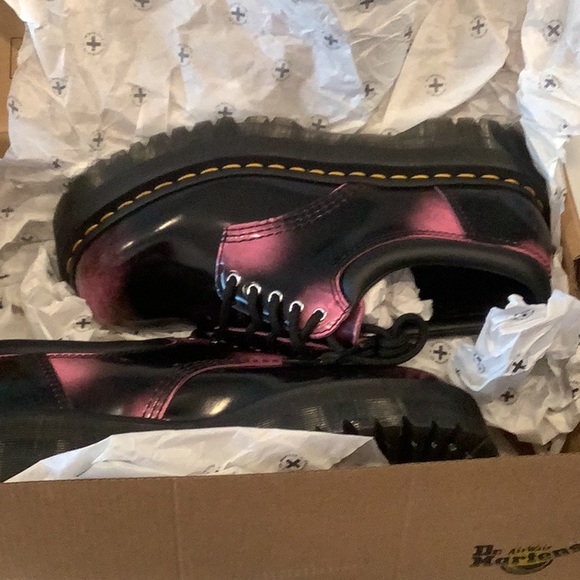 DR. MARTENS BLACK AND PINK ARCADIA - Picture 2 of 11